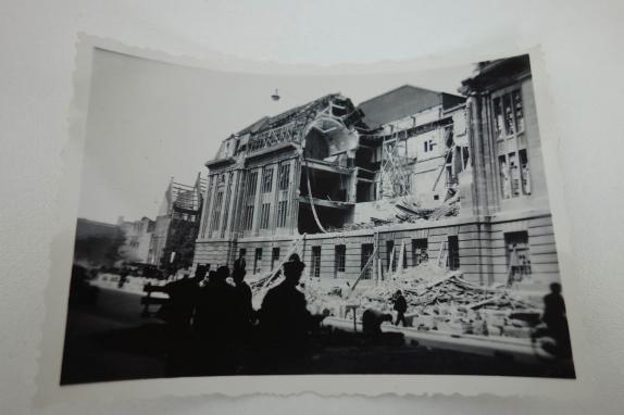 a picture of rotterdam after the bombing