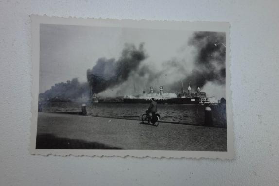 a picture of rotterdam after the bombing