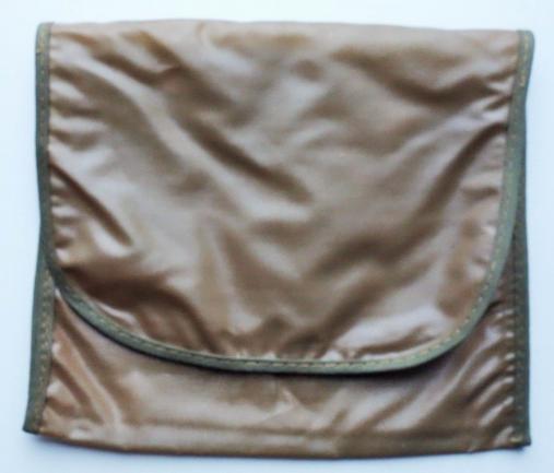 a US tobacco pouch