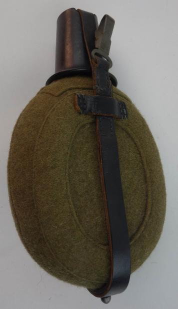 Wehrmacht  canteen with Bakelite cup