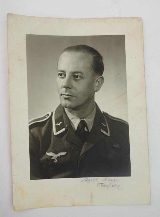 a picture of a German soldier