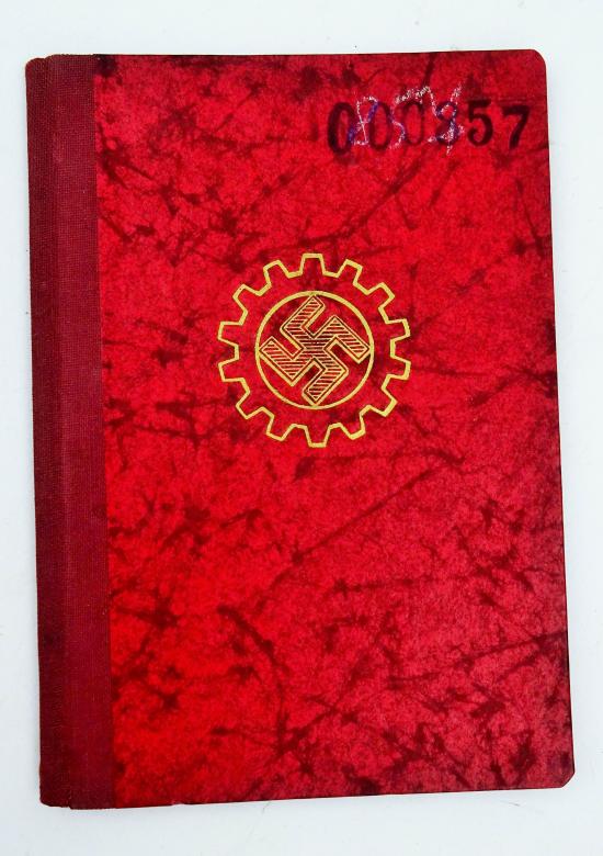 a  German WW2 DAF Book  (Deutsche Arbeitsfront)