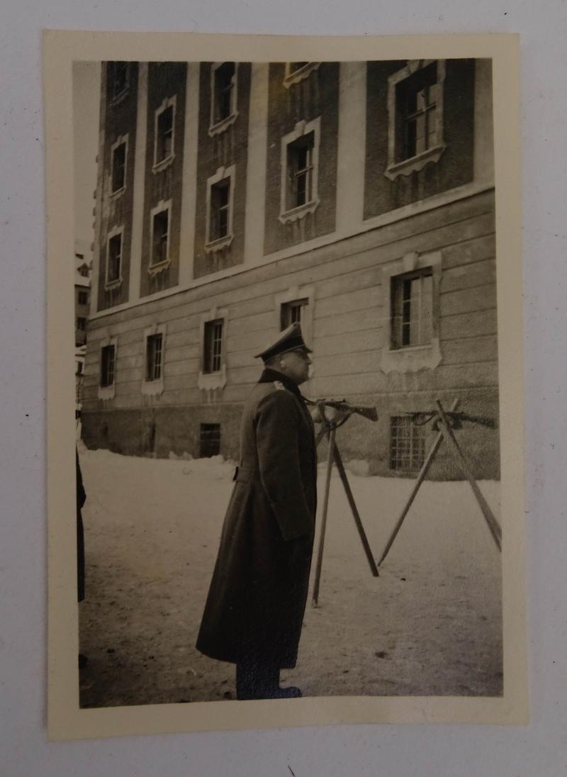 a nice picture of a German officer