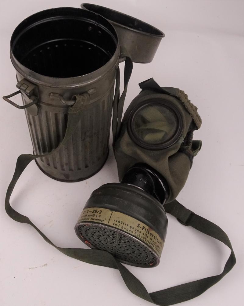 german ww2  aure gasmask with canister