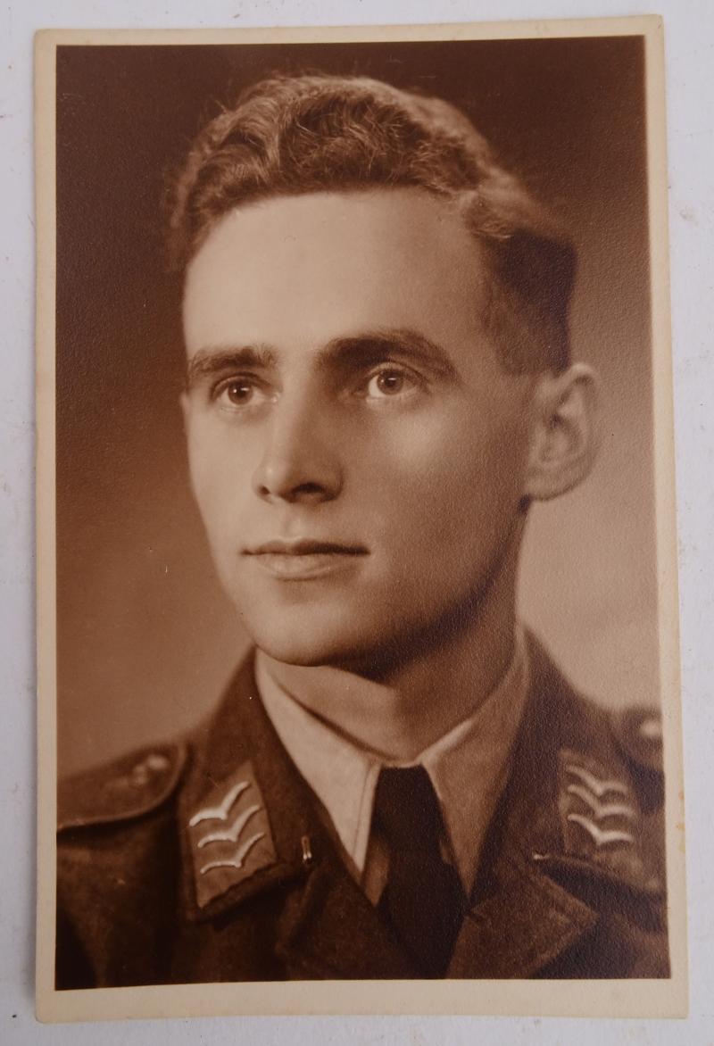 a nice picture of a German soldier
