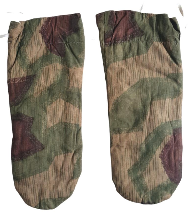a german ww2 Sumpftarnmuster Camo Winter Glove's