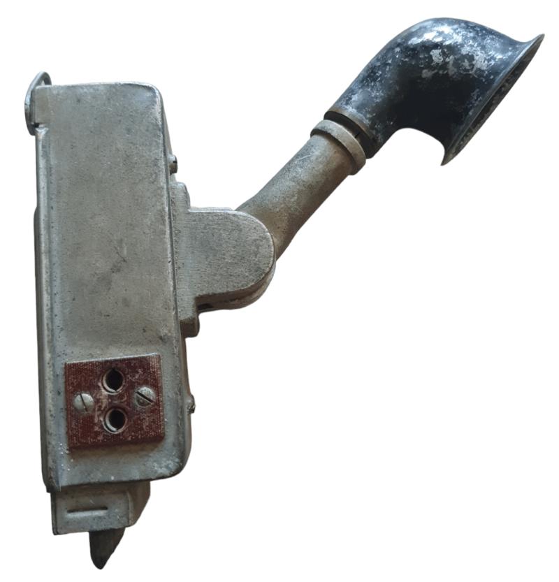 wehrmacht  ff33 (Feldfernsprecher 33)   breast microphone