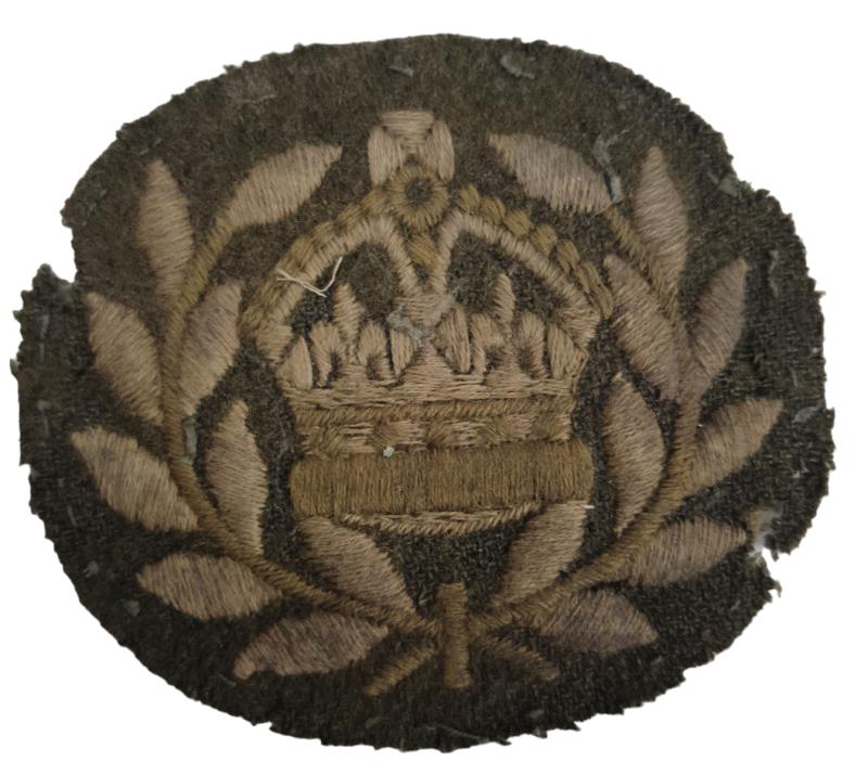 a ww2  british  army warrant afficers second  class kings crown   patch