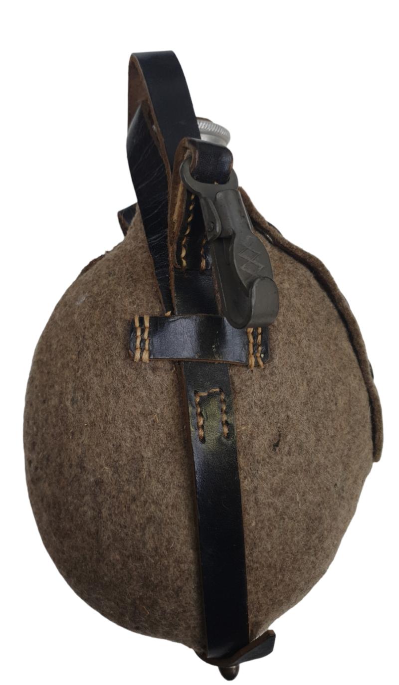 a wehrmacht ww2 water bottle without a cup