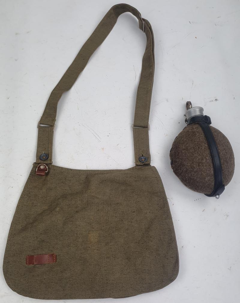 A  german ww2 bread bag and field bottle