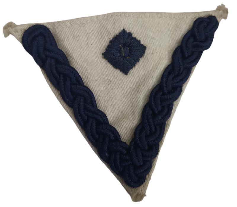 A kriegsmarine gefreiter rank chevron