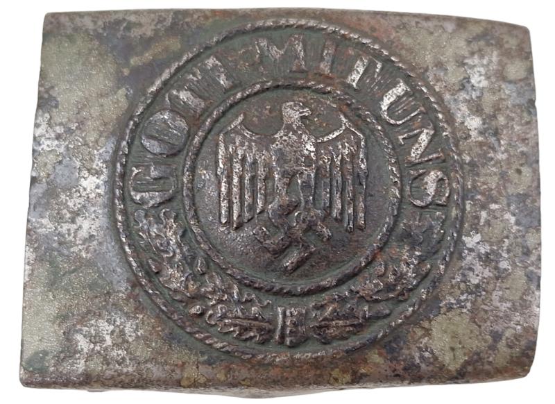 a german ww2 heer buckle