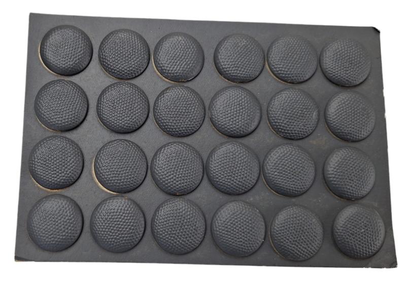 a card with 24 blaugrau uniform buttons