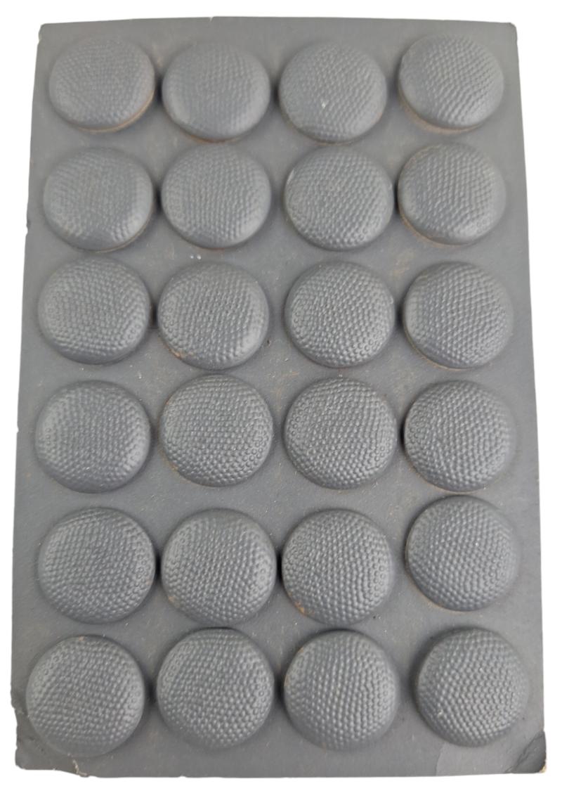 a card with 24 blaugrau uniform buttons