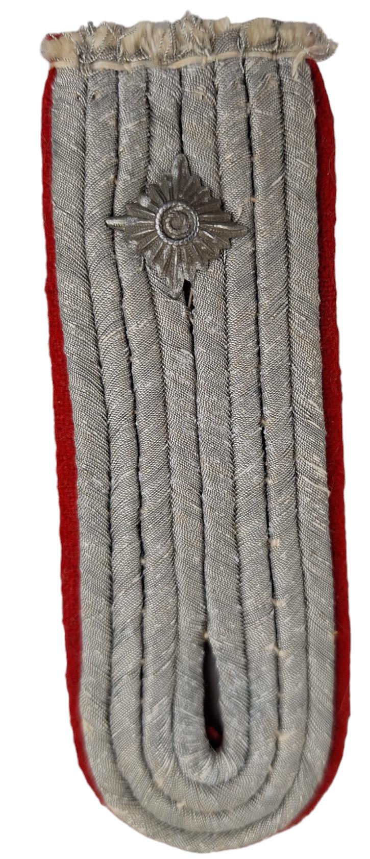 a german WW2 oberleutnant of the artillery shoulderboard