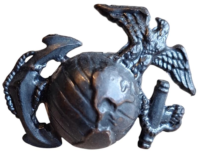 a us ww2 marine corps cap insignia