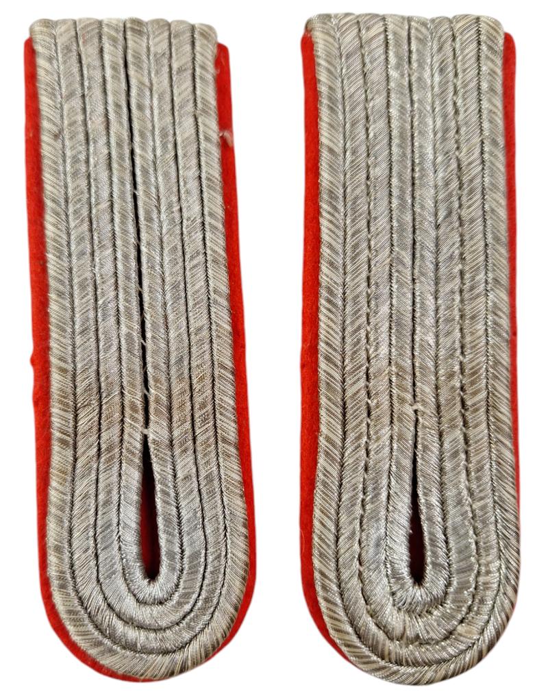 a set off Luftwaffe officer anti-aircraft flakshoulder boards for Leutnant