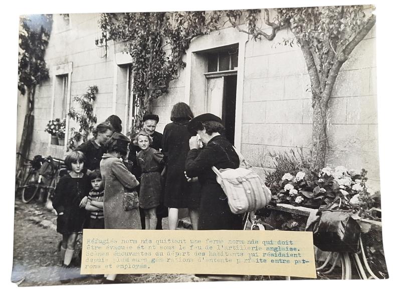 a france/ German WW2 press photo in the size 18x24cm