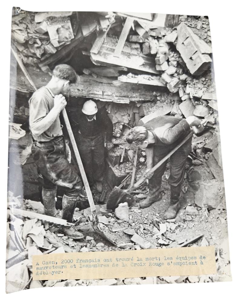 a france  WW2 press photo in the size 18x24cm