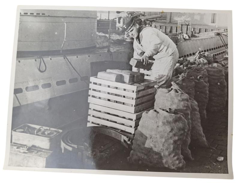 a German WW2 press photo in the size 15x21cm