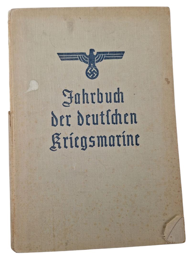 a german  ww2 Jahrbuch der deutſchen Kriegsmarine