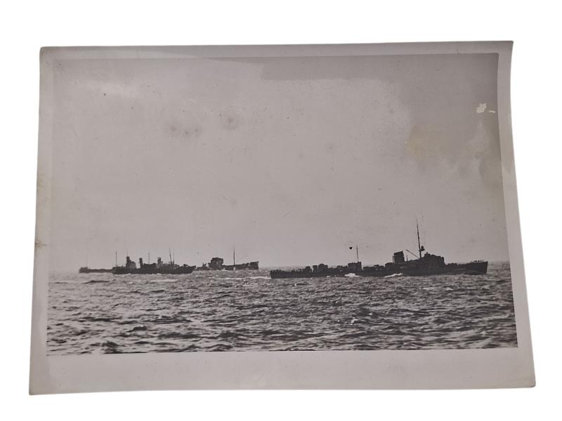 a German WW2 press photo in the size 13 x17 cm