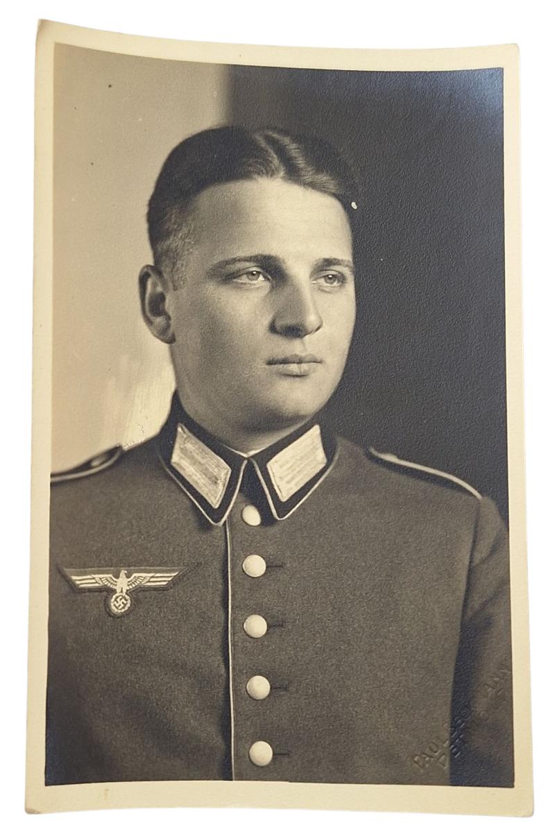 a nice picture of a German soldier