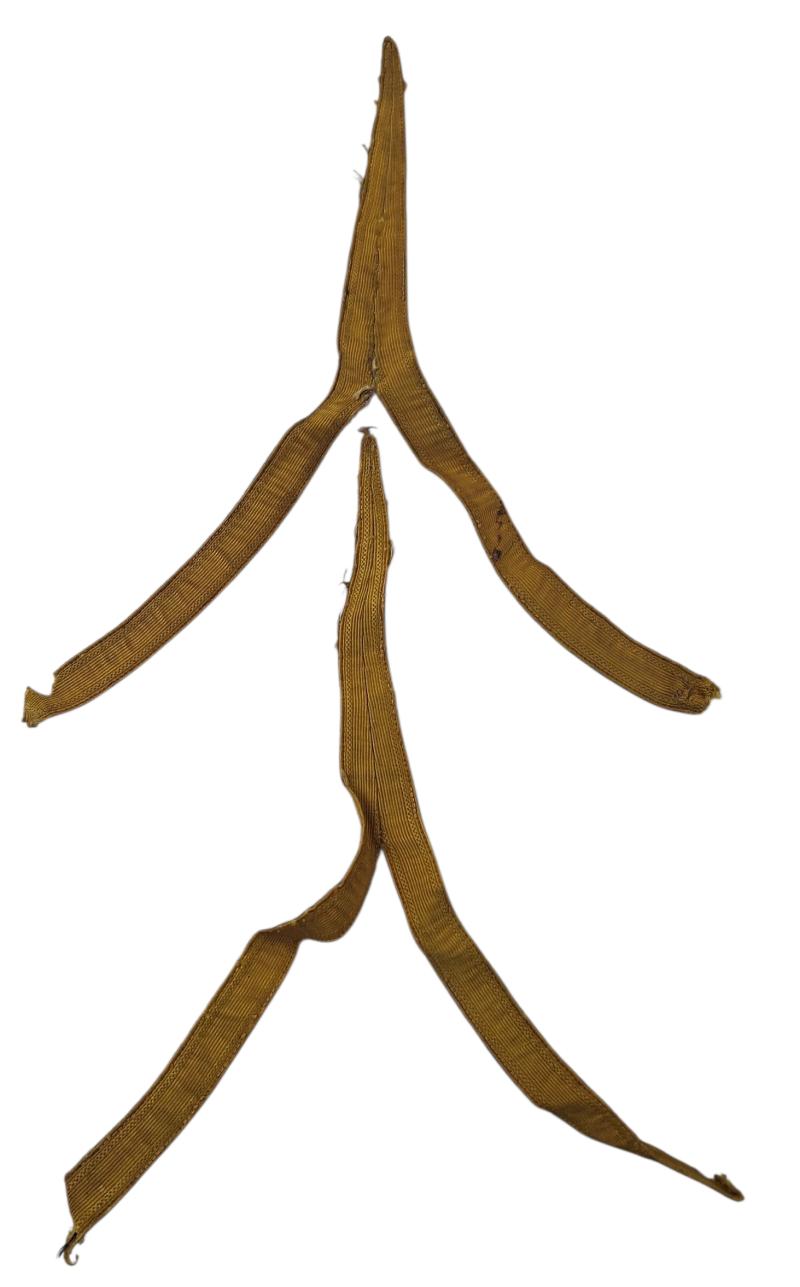 a set of two pieces Dutch Army ranks (banana peels)