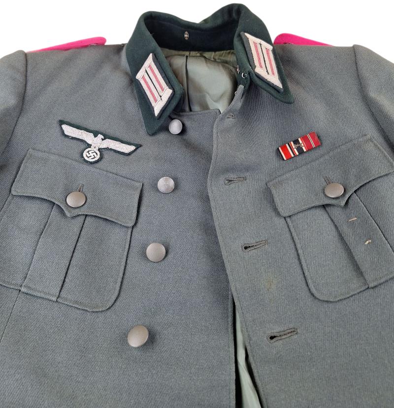 extra pictures  panzerjager oberleutnant tunic
