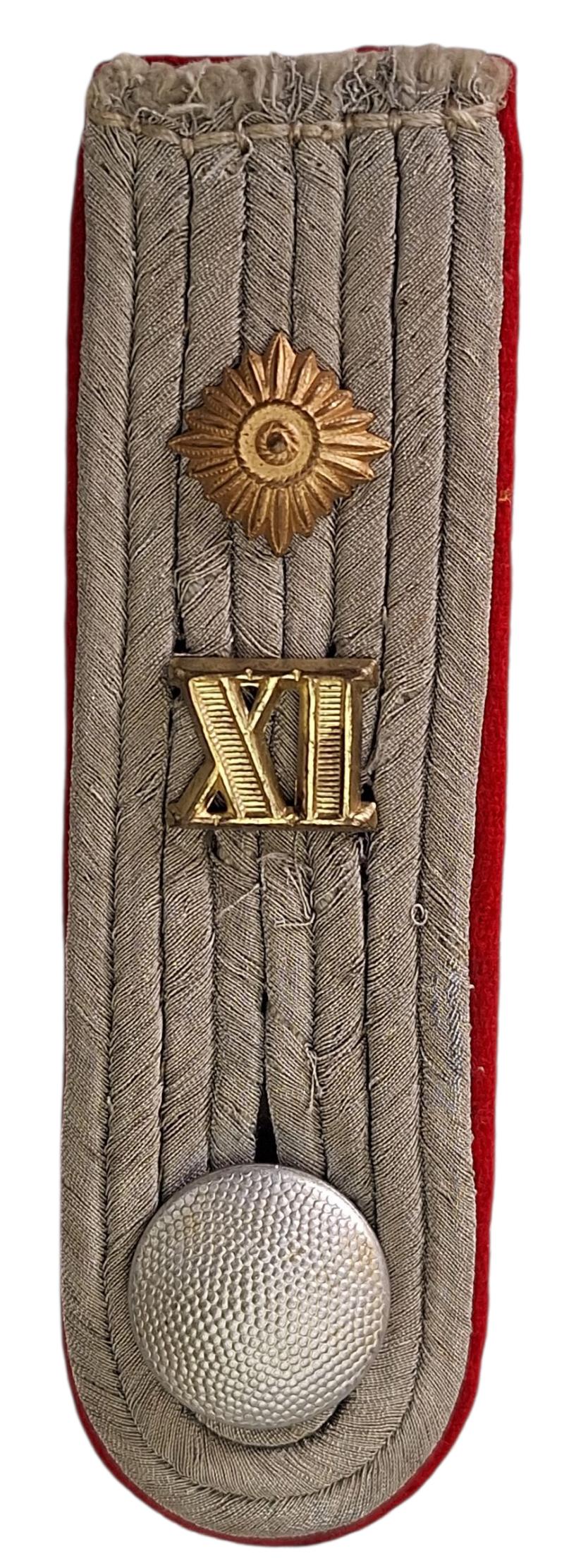 a wehrmacht  Artillerie-Regiment IX shoulder board