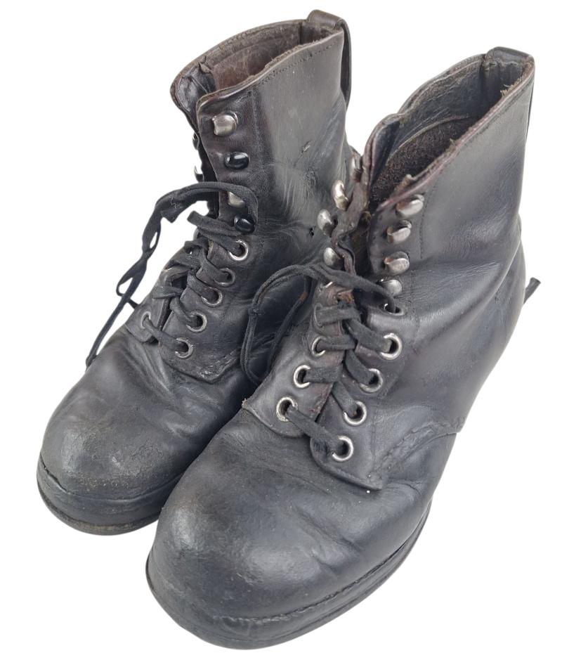 a set off  hitler youth low boots
