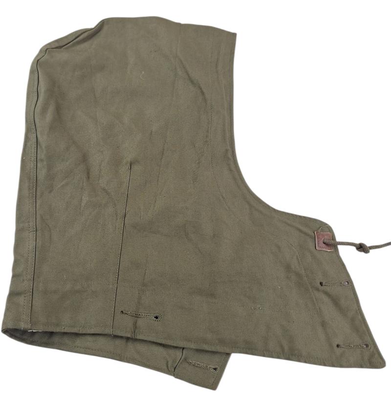 a US M1943 woman  Field jacket hood