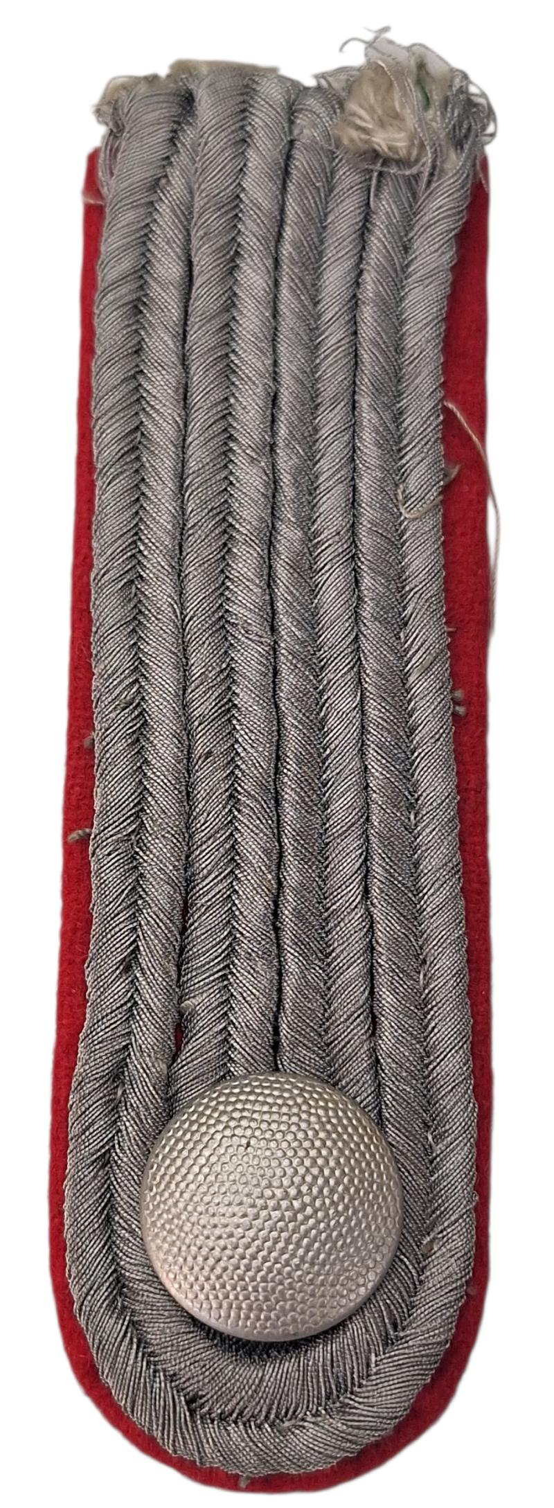 a german WW2 oberleutnant of the artillery shoulderboard