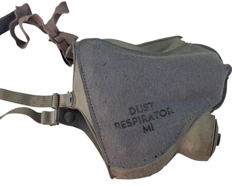a  US ww2  M1 Dust Respirator