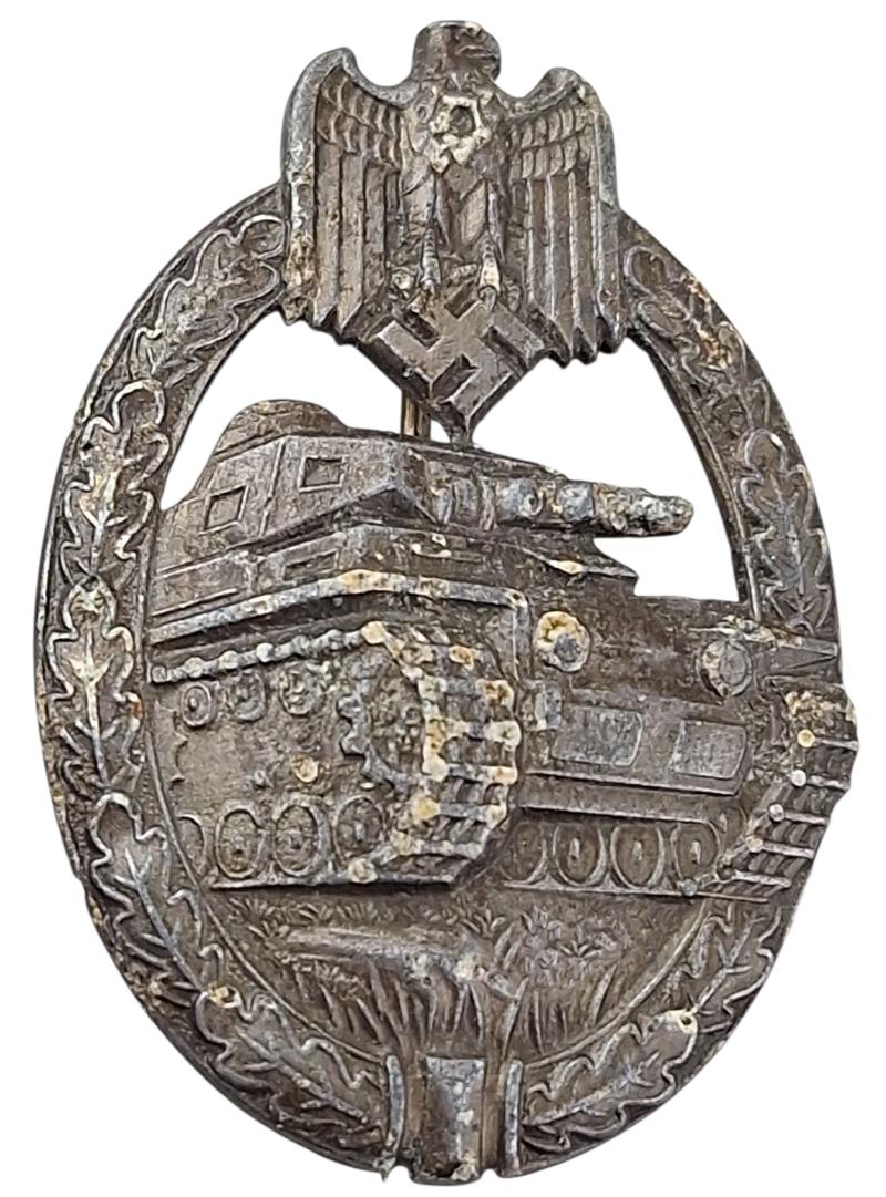 a german ww2 panzerkampfabzeichen in silver