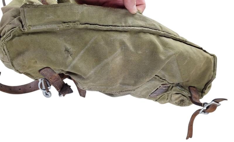 a german ww2 ww2 gebirgs jager backpack