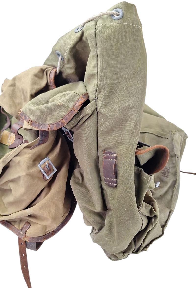 a german ww2 ww2 gebirgs jager backpack