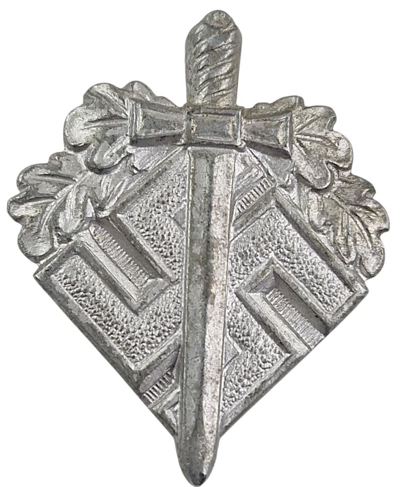 a german ww2 winterhilfswerk abzeichen