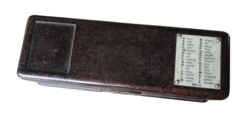 a wehrmacht field telephone (FF33)