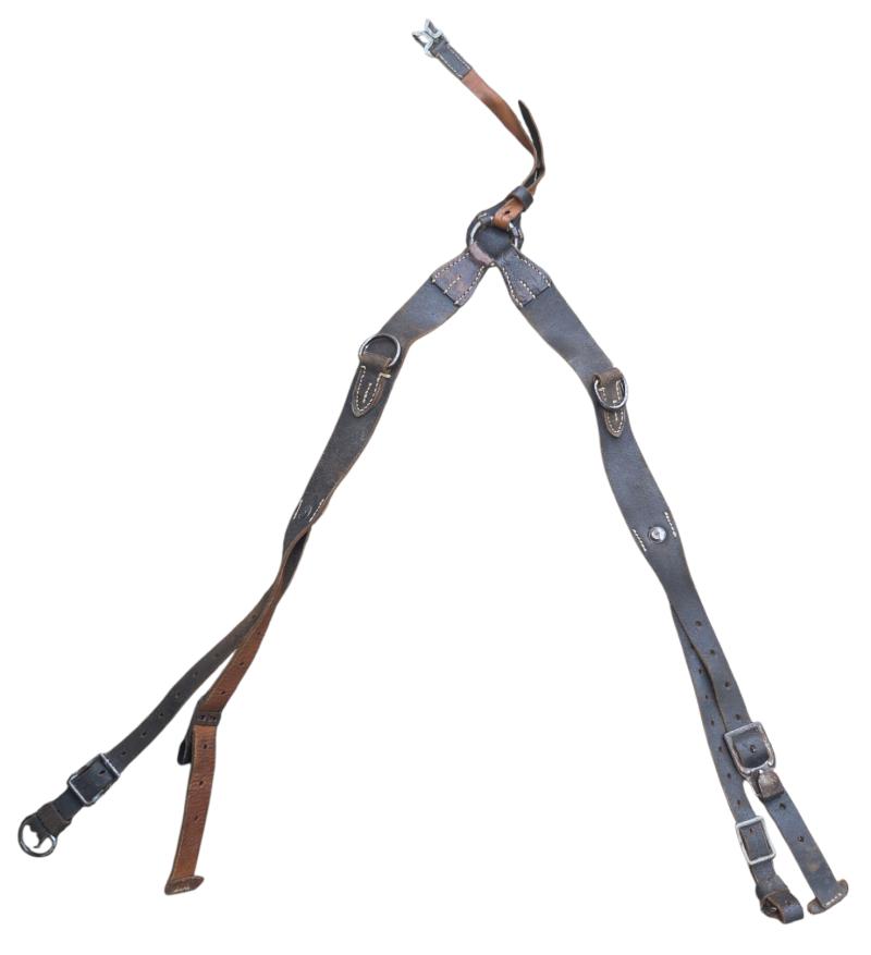 a Wehrmacht heer very late war combat  y strap