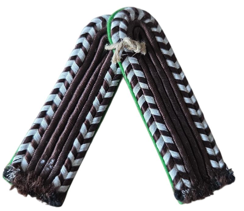 a german ww2 oberwachtmeister de politzei shoulderstraps
