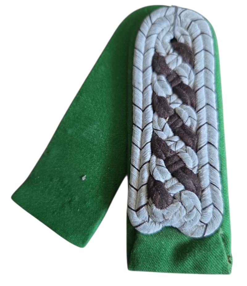 a german ww2 set off meister der polizei shoulderstraps