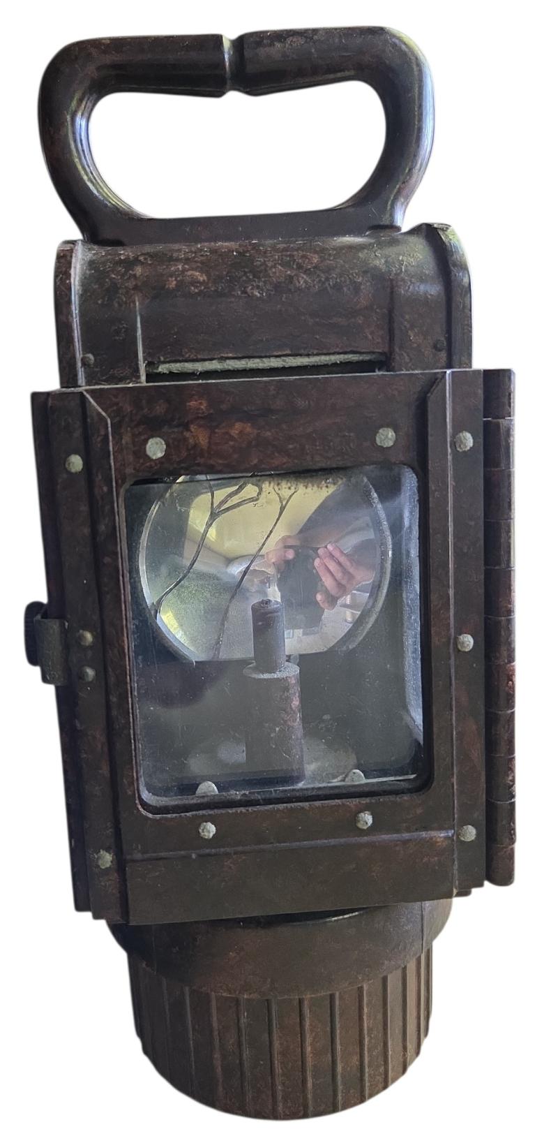 a wehrmacht bakalite Einheitslaterne